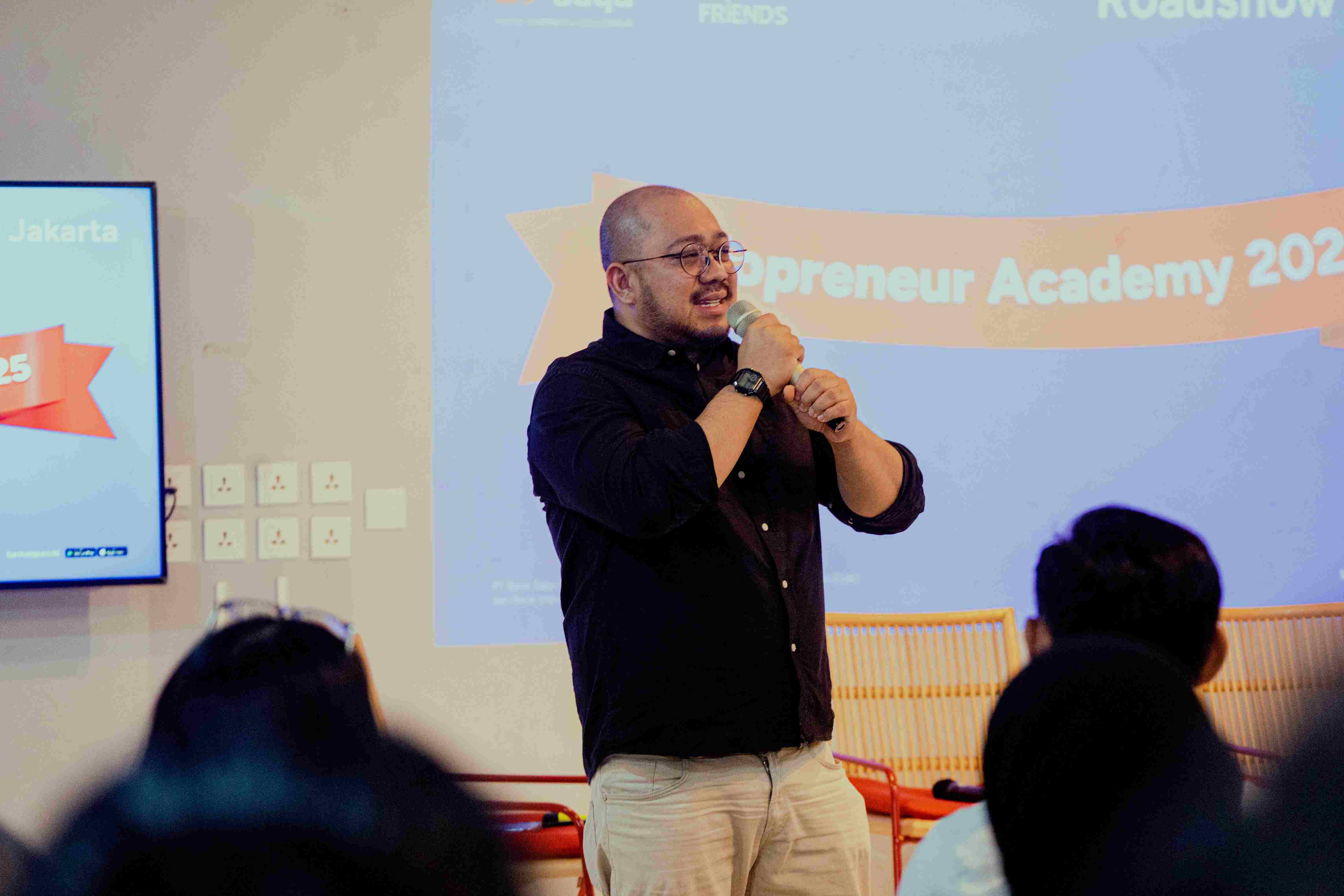 Solopreneur Academy 2025-2.jpg