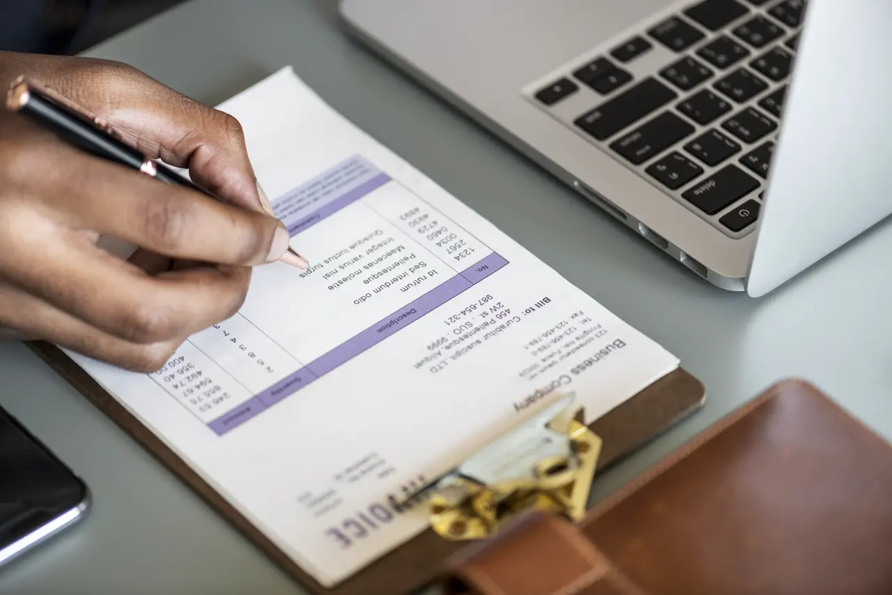 invoice adalah